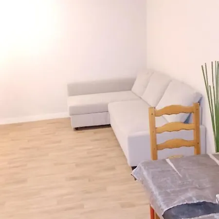 Appartement Apparemment Meuble Au Centre-ville *